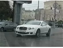 7 77 7777. Бентли 777 регион 777. бентли 555 номер. бентли номер 555 регион 50 цвет серебристый. а7777 77.