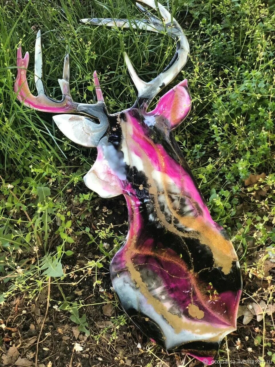 фигурки из эпоксидки. фигуры из эпоксидки. декор "олень". новогодние игрушки из эпоксидной смолы. статуэтка олень стекло.