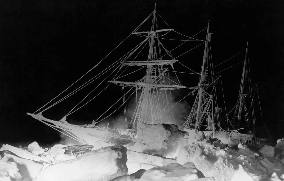 В ходе экспедиции отсняты более пяти. Эндьюранс корабль Антарктида. Endurance Шеклтона корабль. Экспедиция Шеклтона в Антарктиду 1914. Полярного корабля «Эндьюранс.
