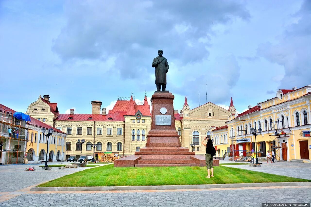 Включи достопримечательности города. Памятники архитектуры Рыбинска. Город Рыбинск достопримечательности. Город Рыбинск Ярославской области достопримечательности. Примечательность Рыбинска.