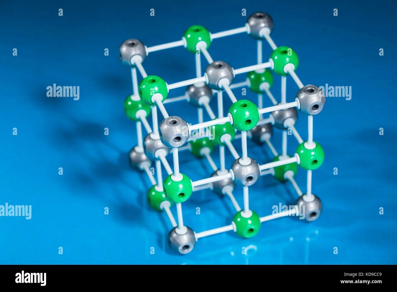 Натрий молекулярное строение. NACL Molecular structure. Молекула NACL. Кристаллическая решетка NACL. Молекулярная модель хлорида натрия.