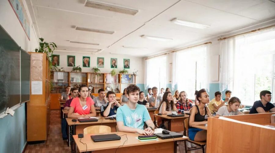 Новая 46 школа калуга. Моя школа калуга образование калуга. Школа в кошелеве калуга. Школа 45 калуга николо козинская. Директор 25 школы калуга.