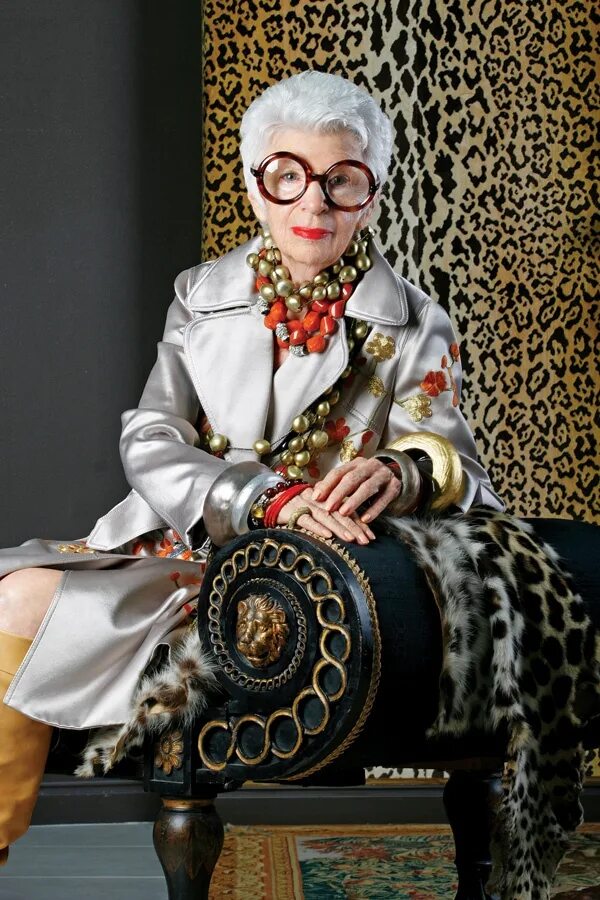 Iris apfel. Айрис Апфель. Айрис баррель Апфель. Айрис Апфель стиль. Дизайнер Айрис Апфель в молодости.