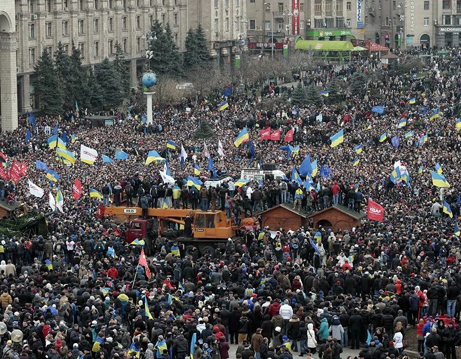 Сколько длился майдан. Митинги Майдан площадь независимости. Киев 2013. Митинг в Киеве 2014.