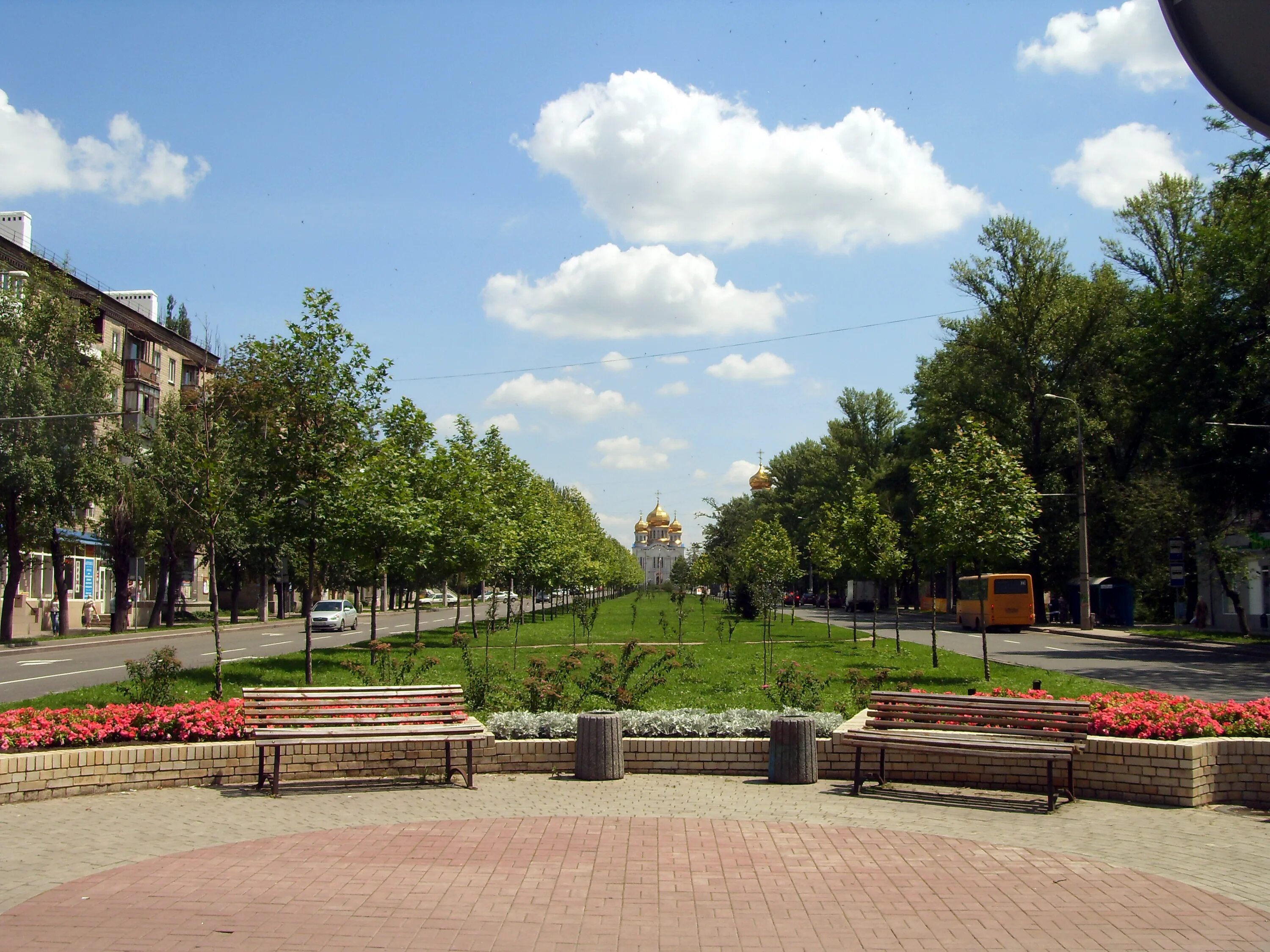 Бульвар шевченко 30 донецк. Донецк (бульвар шевченко 111). Бульвар шевченко 20 донецк. Бульвар шевченко донецк. Сквер бульвар пушкина донецк.