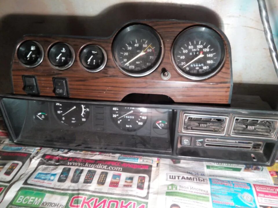 Тахометр на ваз 21011. Тахометр на ваз 2101 карбюратор. Тахометр 2101. Тахометр на ваз 2101. Lada 2106 1980 тахометр.