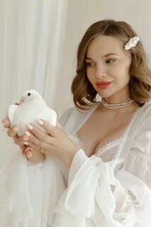Полину сухову