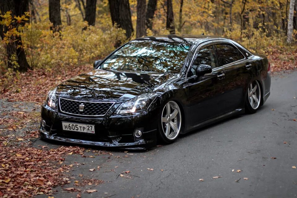 Фото tune. Toyota Crown s200. Тойота Краун 200. Crown 200 Tuning. Toyota Crown Majesta s200.