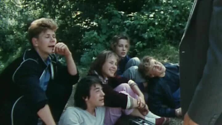 Voskresene, polovina sedmogo (TV Mini Series 1988- ) - IMDb