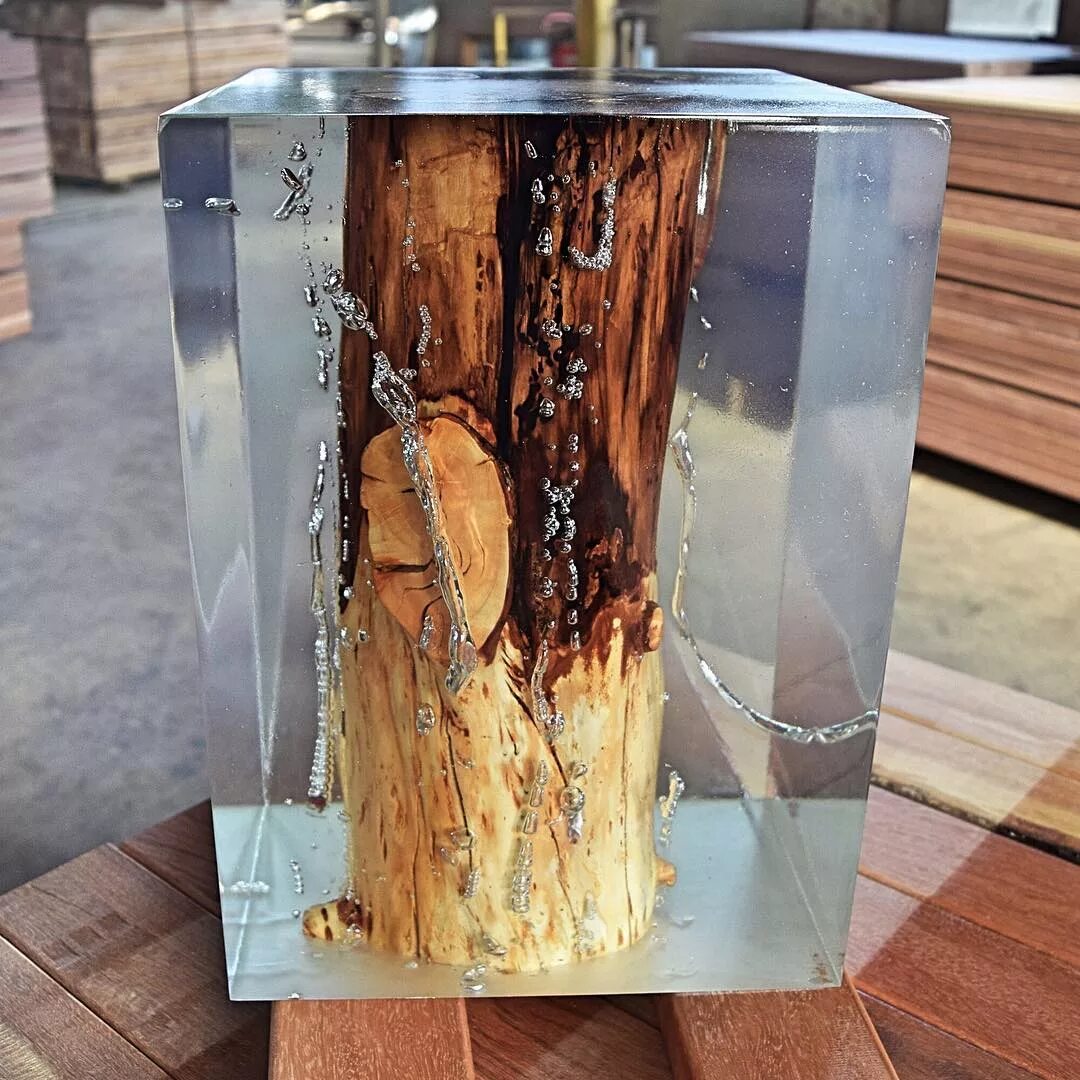 Epoxy resin lamp. Сто из эпоксидной смолы. Светильник из эпоксидки и дерева. Светильник из эпоксидной смолы. Эпоксидная смола.