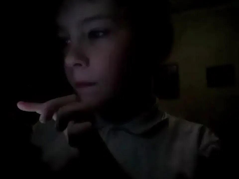 Фото алисы из яндекса в 3 часа ночи. Спокойной ночи алиса. Алиса какая завтра будет пагода. Спокойной ночи алиса. Алиса открытки спокойной ночи.