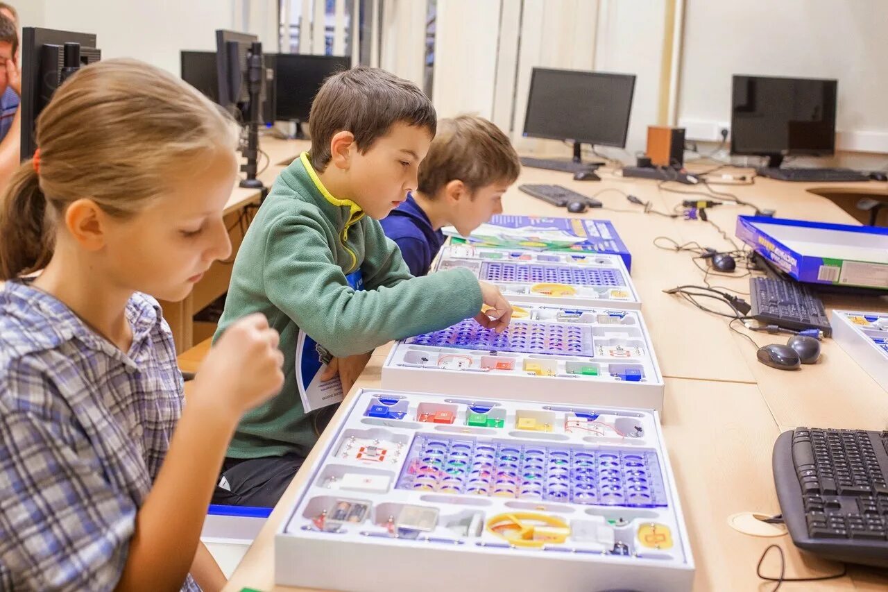 подростковый центр. подростковый центр москва. центр для подростков. клуб для тинейджеров. будущее для подростков.