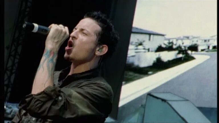 Linkin park texas. Честер беннингтон live in texas. Честер беннингтон техас 2003. Честер беннингтон 2003. Linkin park texas.