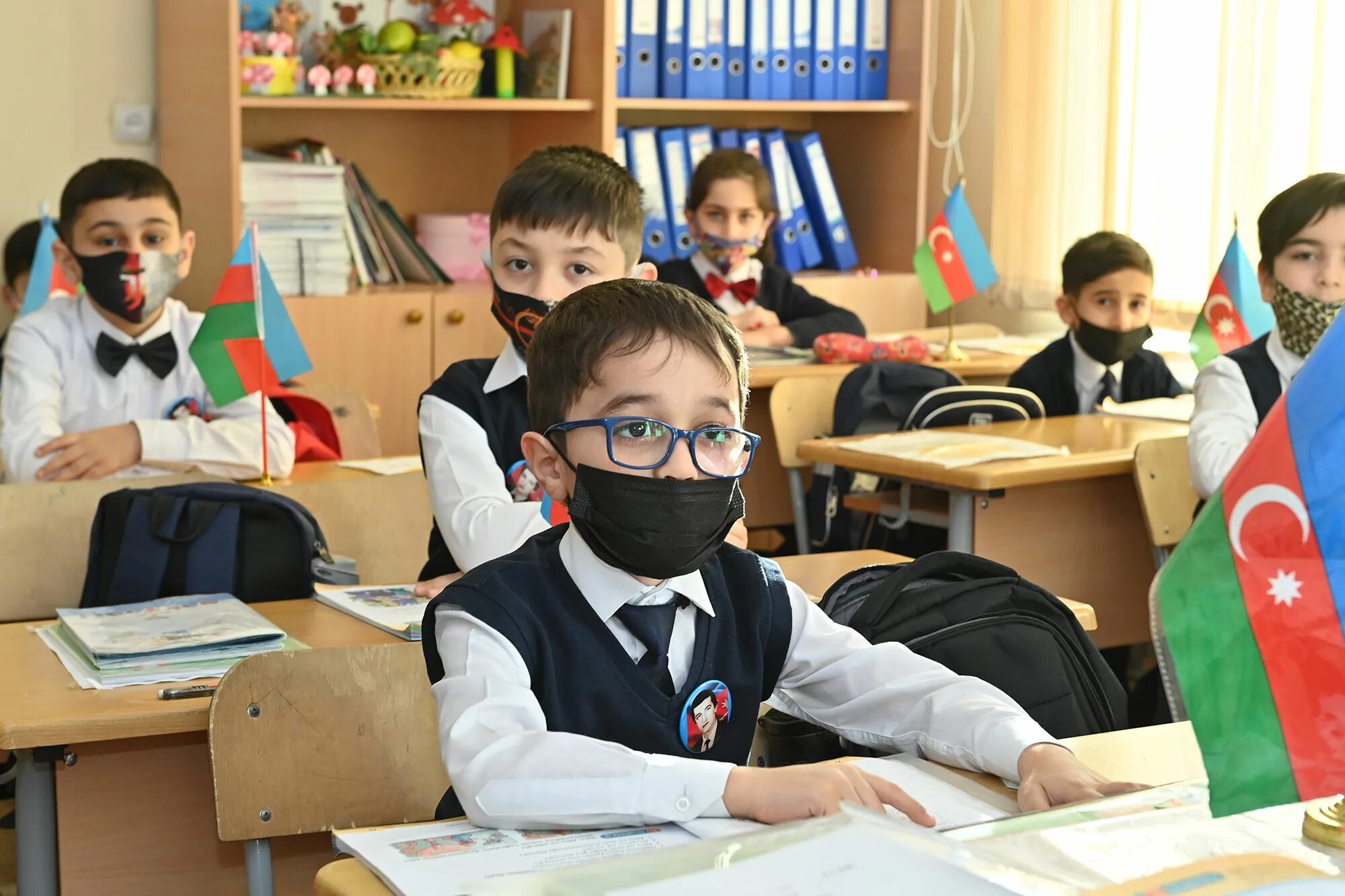 Дети школьники. 26 февраля дети учатся в школе. Картинка обновленных фгос в школе. Школа 26 самара 5 просека фото. 12 школа города балаково.
