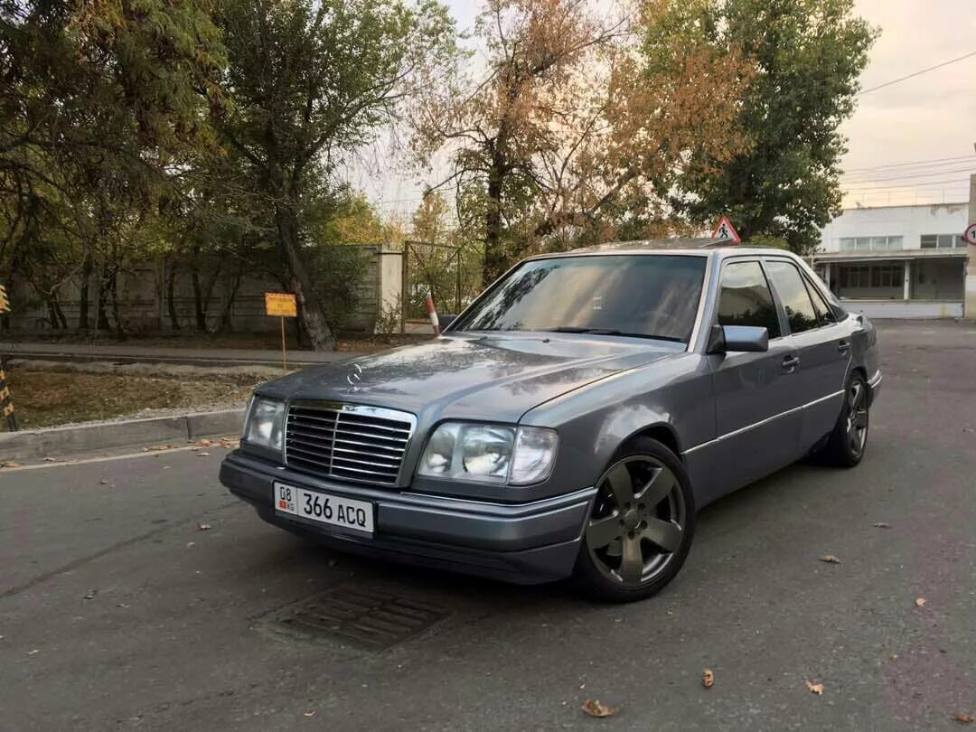 Mercedes-benz w124, 1991. серый 124. серый 124. мерседес w124 серый. мерседес 124 серый металлик.
