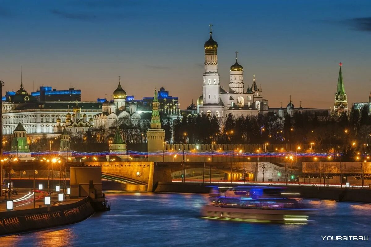 Город р ф. Красивые туристические города россии. исторический туризм в россии. туристические места в москве. туристические города россии москва.