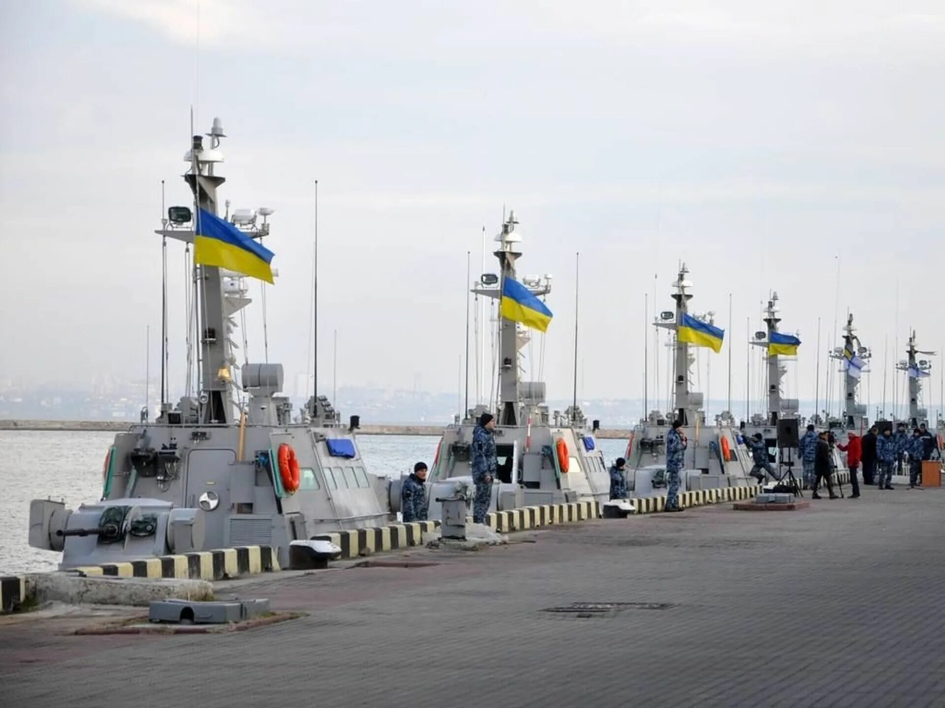 Корабли ВМС Украины. Военно-морская база в Бердянске. Адмирал ВМС Украины. База ВМС Украины.