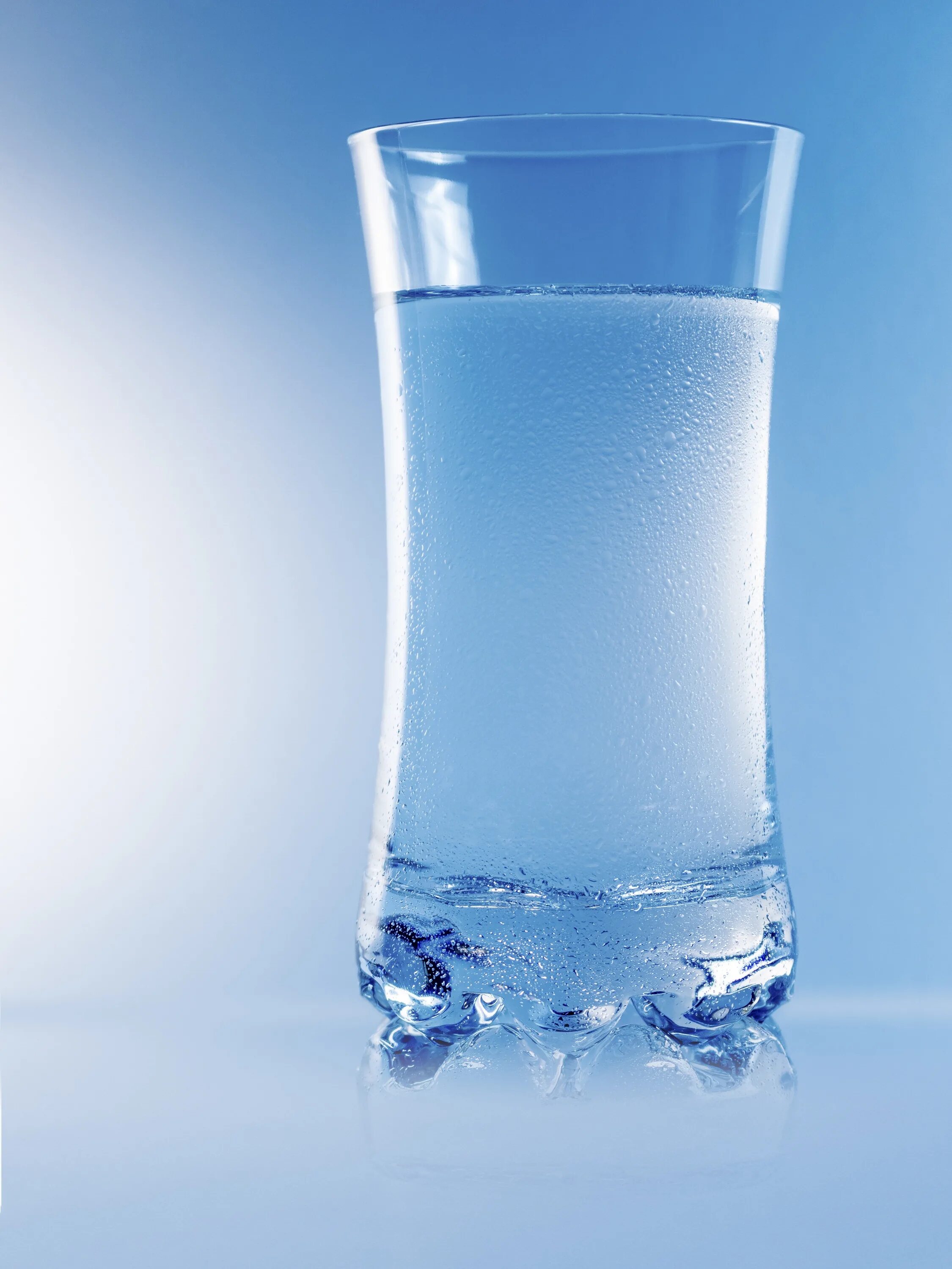 0 25 стакан воды. Стакан воды. Чистая вода. Стакан чистой воды. Красивые стаканы для воды.