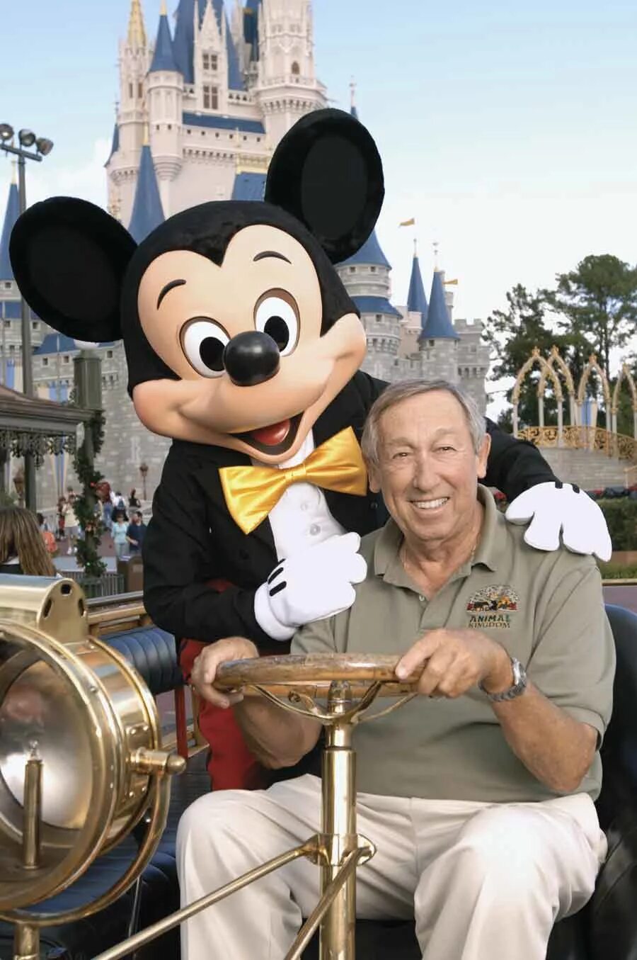 Walt Disney (Уолт Дисней). Уолтер Элиас Дисней. Уолт Дисней создатель Микки Мауса. Волт Дисней и Рой Дисней. Жизнь уолта диснея