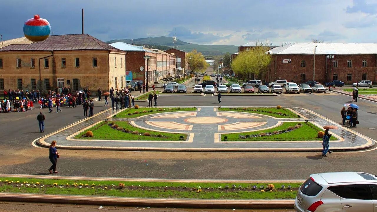 Погода в ташире армения. Ташир город в Армении. Армения Ташир Калинино. Город Ташир, Армения 20 - 21.. Площадь города Ташир Армения.