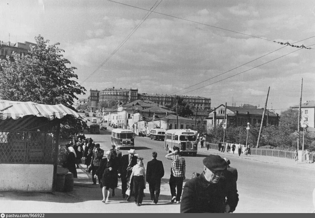 Улица коммуны. Киров коммуны. Вятка. Улица коммуны киров. Улица коммуны киров.