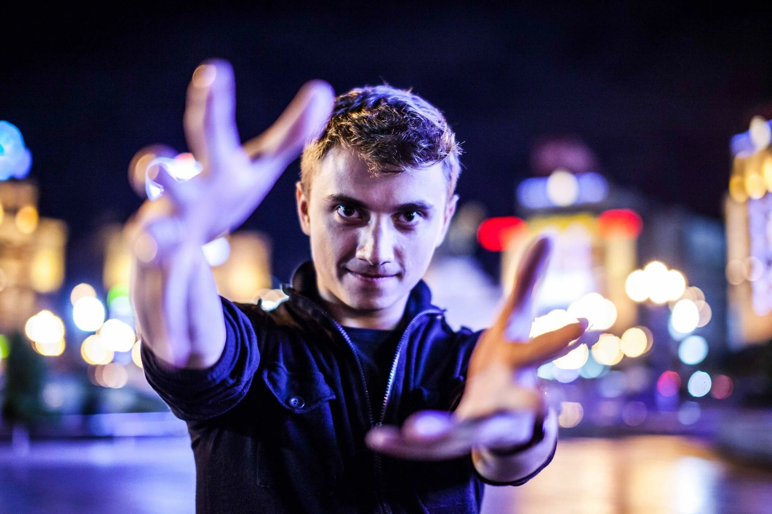 Фокусник новосибирск. Благушин продакшн. Удиви фокусника. Фокусник. "упс.