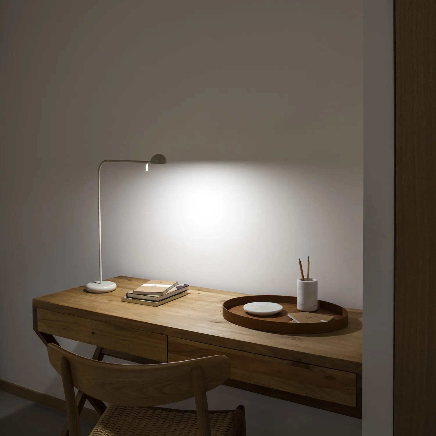 Vibia lamp. Vibia pin 1655. pin table lamp by vibia. vibia настольная лампа pin. настольная лампа pin 1650/55 от vibia.