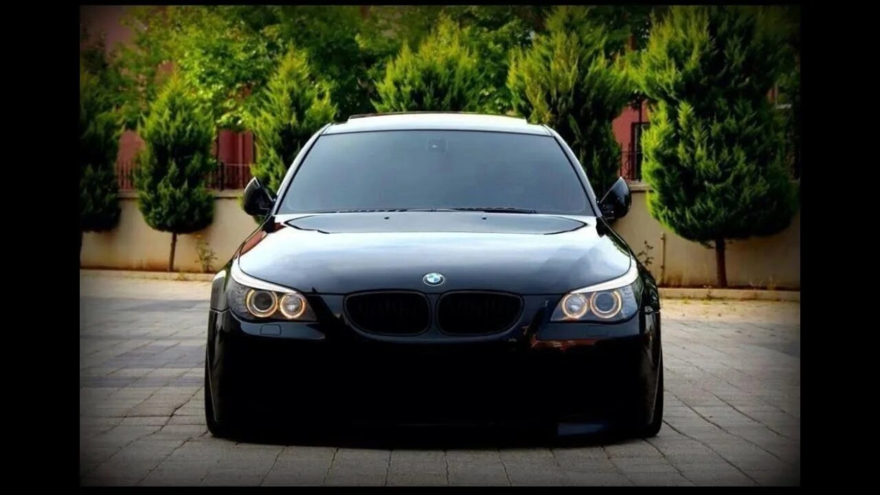 Лобовое е60. BMW m5 e60. М5 е60. БМВ е60 бункер. BMW e60 черная.