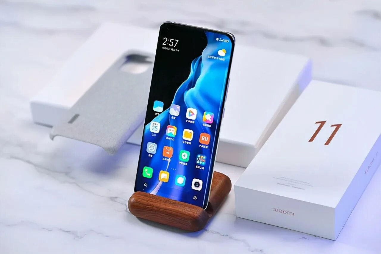 Телефон xiaomi 14 ultra. Xiaomi 11 Ultra. Xiaomi mi 11 Lite. Xiaomi mi 11 Pro. Xiaomi 11 Pro Ultra.