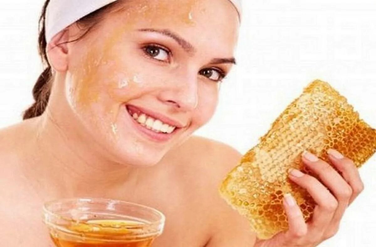 Honey девушка. Медовая маска. медовая маска для лица. девушка с медом на лице. медовый массаж.