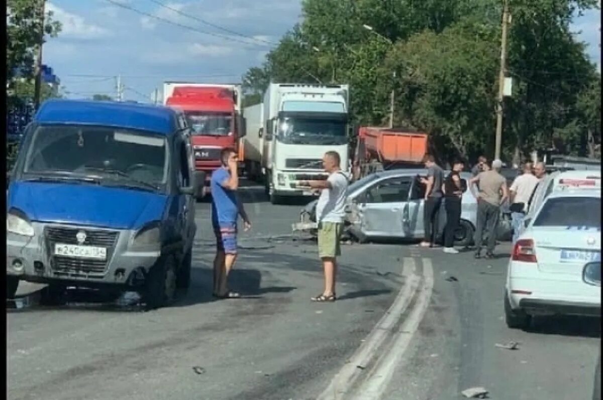 Дтп с автобусом новосибирск. Фото аварий автомобилей. Авария на немировича-данченко новосибирск. Авария на немировича-данченко новосибирск сегодня. 10.