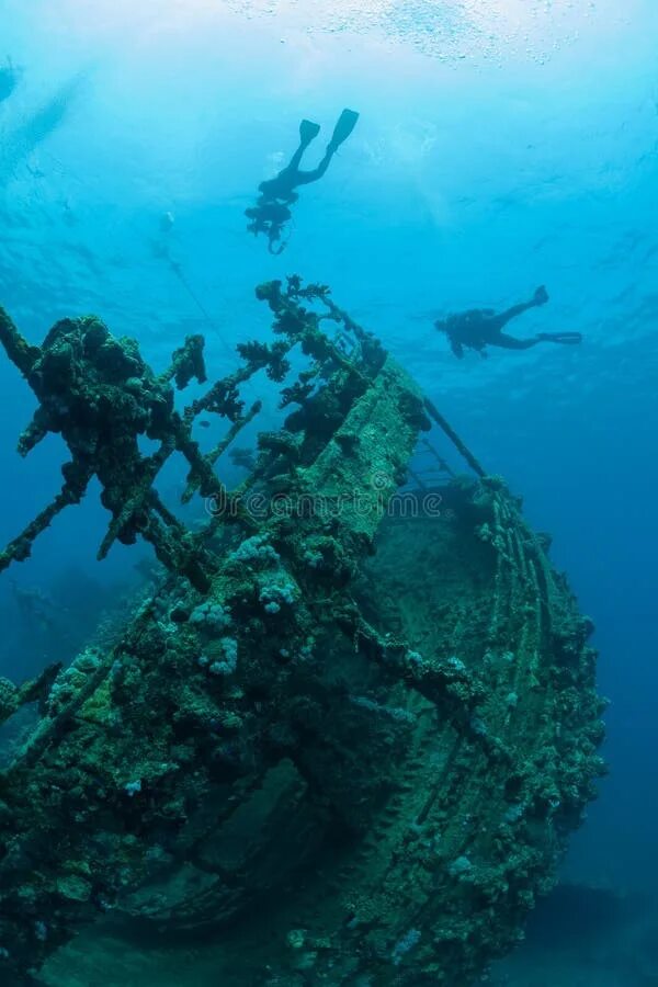 Корабли под водой. Теплоход армения на дне. Sunken ship перевод. Sunken ship перевод. Затонувший корабль варягин.