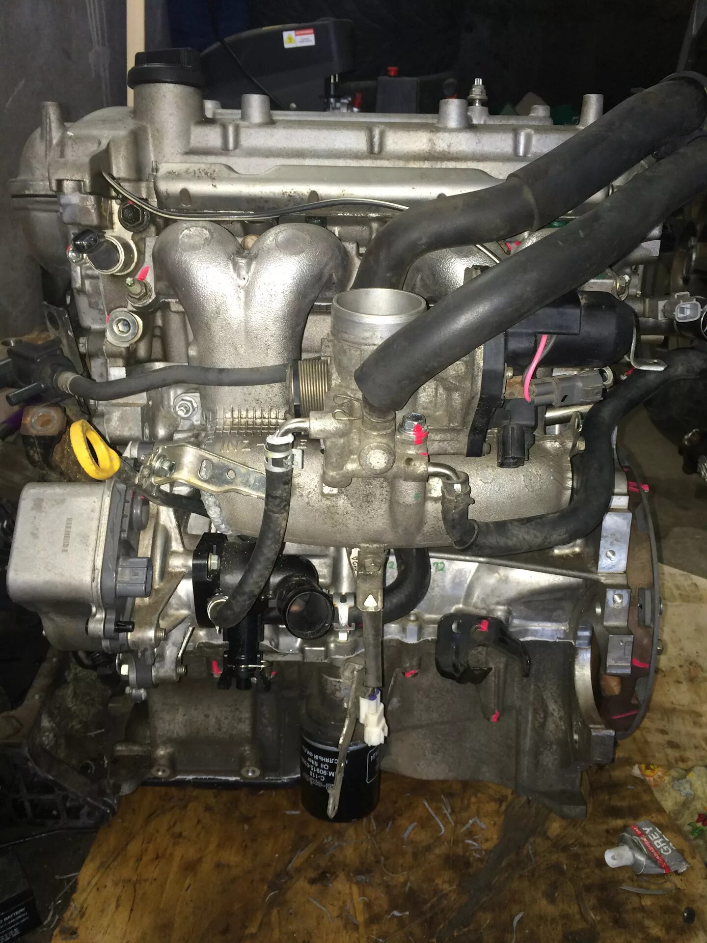 Номер двигателя toyota aqua. Двигатель тойота аква. Двигатель аква. Аква двигатель. Электромотор toyota aqua.