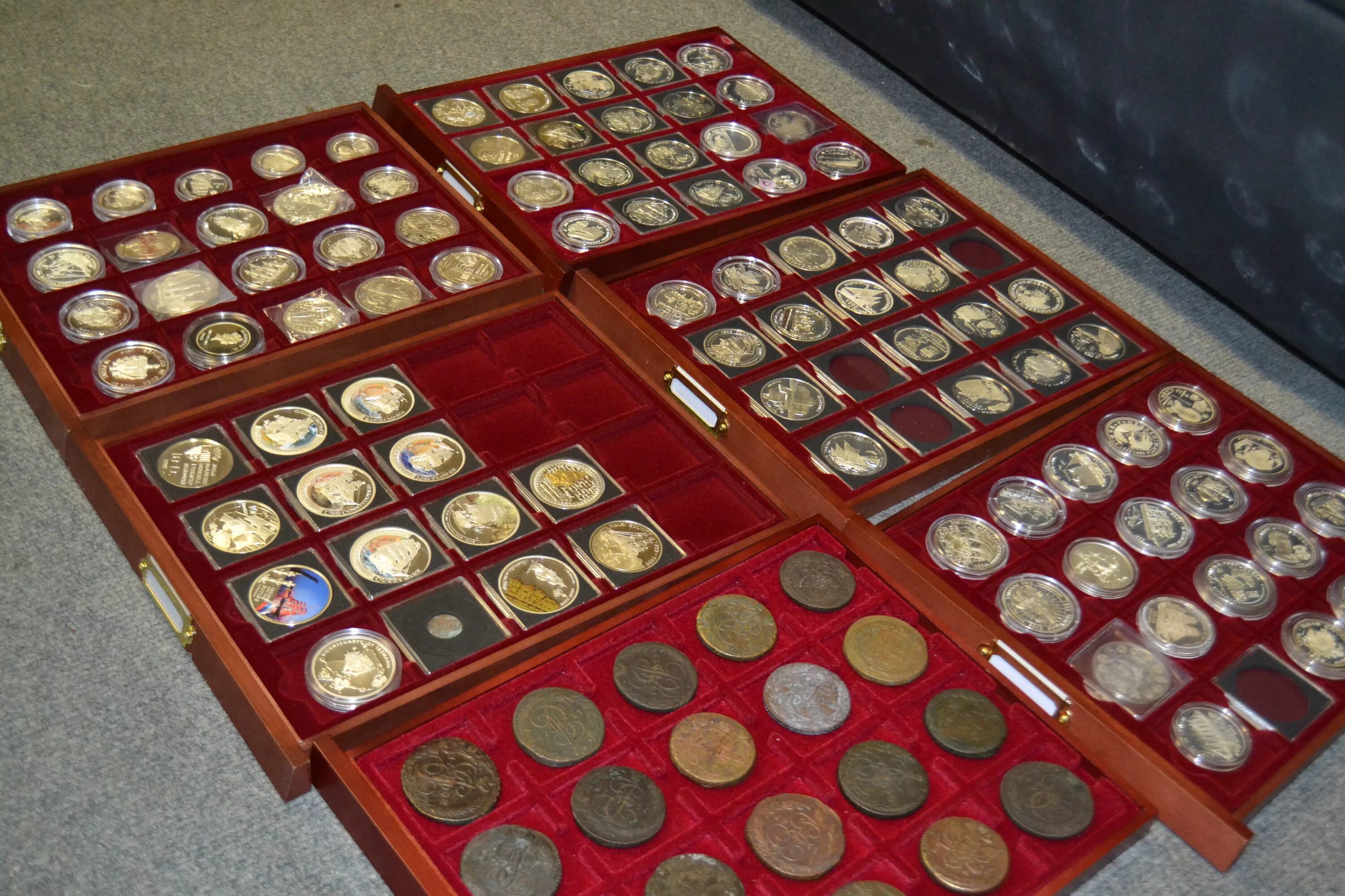 Частные коллекции монет. Коллекция монет. Коллекция старинных монет. Смитсоновский музей коллекция монет. Нумизматическая коллекция петра 1.