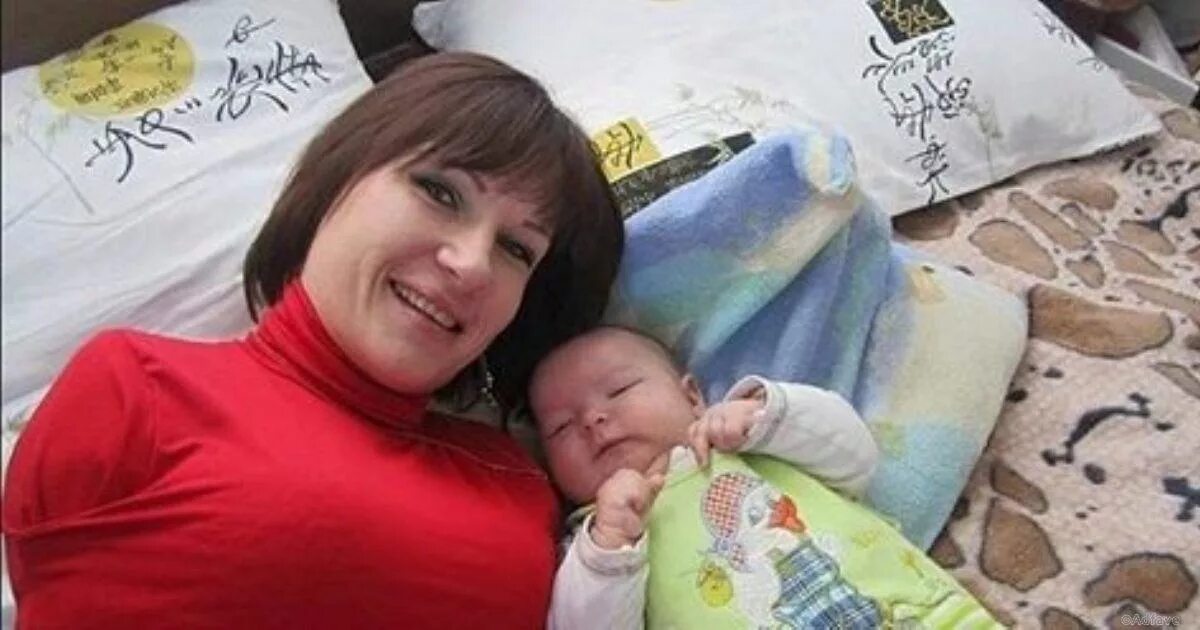 Женщины прожившие без детей. Нищие деревни. Объятия с родителями. Бабуля кэмерон пост. Вера фещук из тернопольской области девушка без рук.