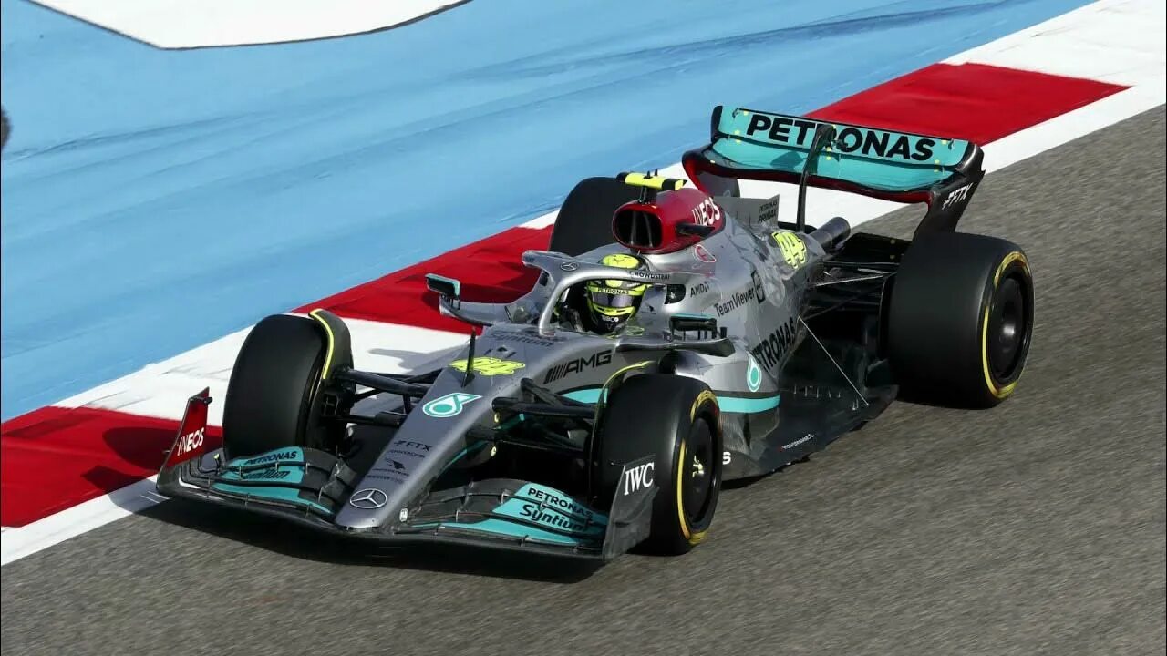 Формула 1 22. Mercedes f1 2022. F1 Mercedes w13 Bahrain 2022. Мерседес ф1 2022. Mercedes w13 f1 2022.