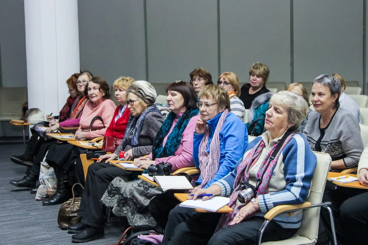 Заставка университет старшего поколения. Университет третьего возраста для пожилых людей. Старшее поколение университет. Заставка университет старшего поколения. Университет старшего поколения ялуторовск.