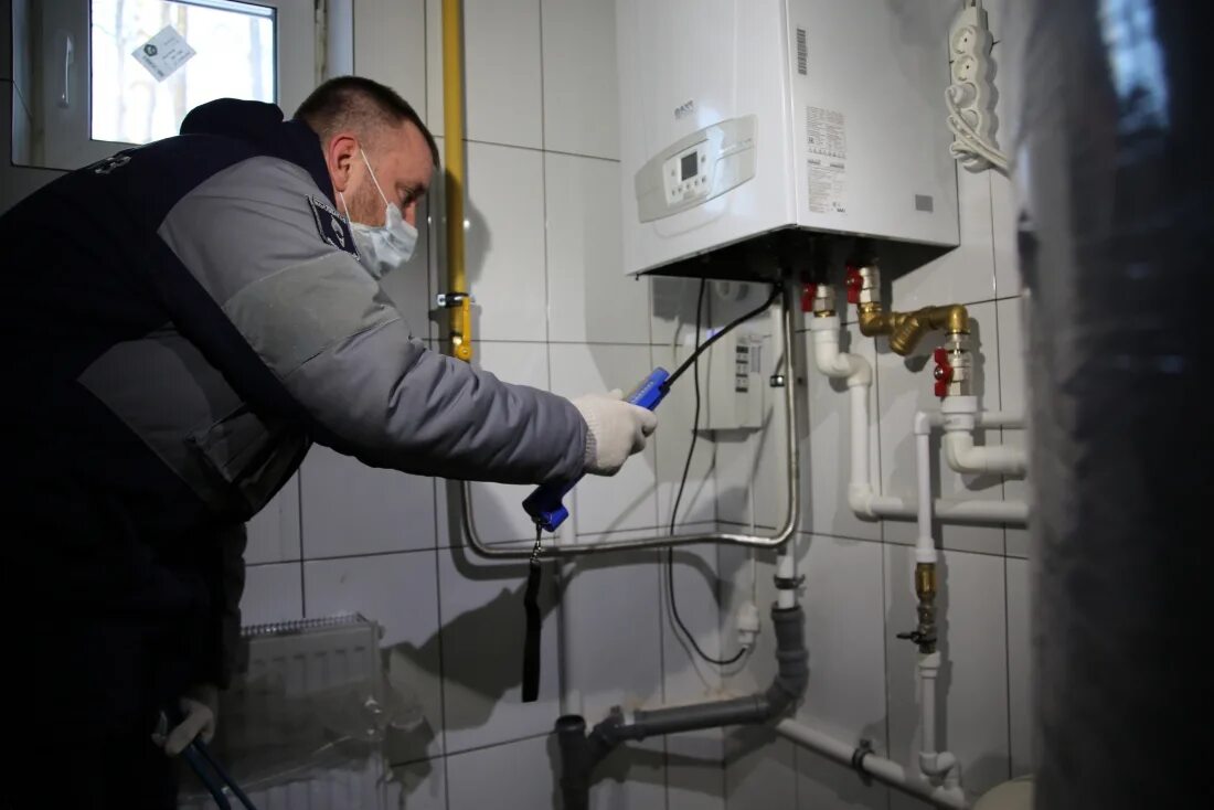 Слесарь газового оборудования. Газовщик. Техническое обслуживание вдго. Газовое обслуживание волгоград. Газовое обслуживание волгоград.