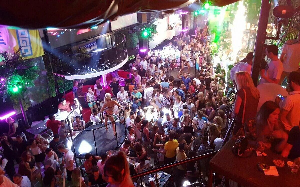Гавана клаб на варадеро. Havana club лазаревское. Гавана клаб лазаревское. Клуб в варадеро гаван. Лазаревское клубы.