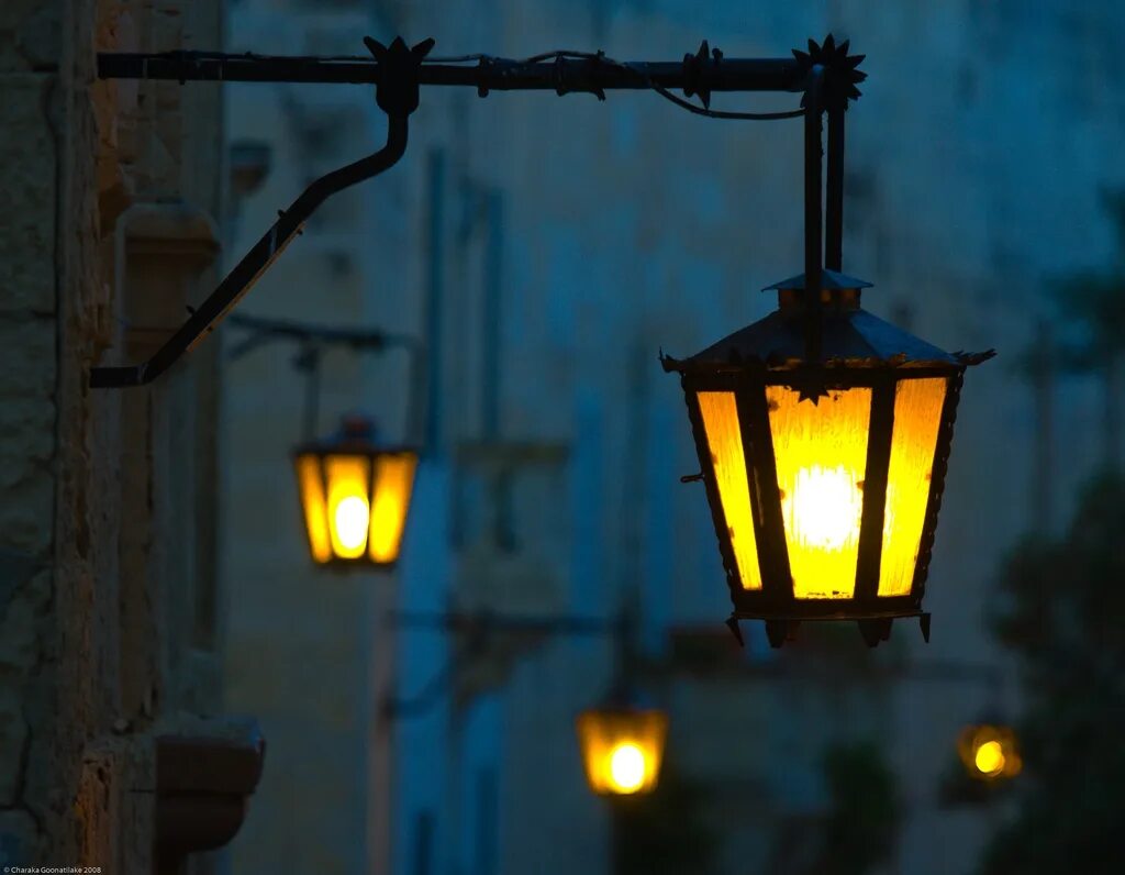 Ночные фонари купить. Фонарь. Фонарь уличный старинный. Уличный фонарь ночью. Старый фонарь.