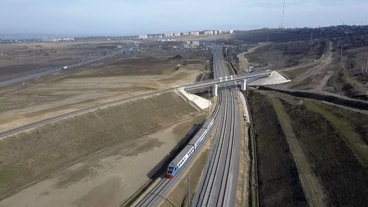 Москва тамань пассажирская. ФГУП Крымская железная дорога Керчь. Керчь Южная. Поезда Керчи. Мост Керчь вид.из поезда.