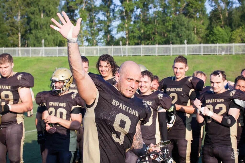 Чемпионат россии по американскому футболу. Московские спартанцы. Американский футбол команда спартанцы москва. Клан спарта. Московские спартанцы.