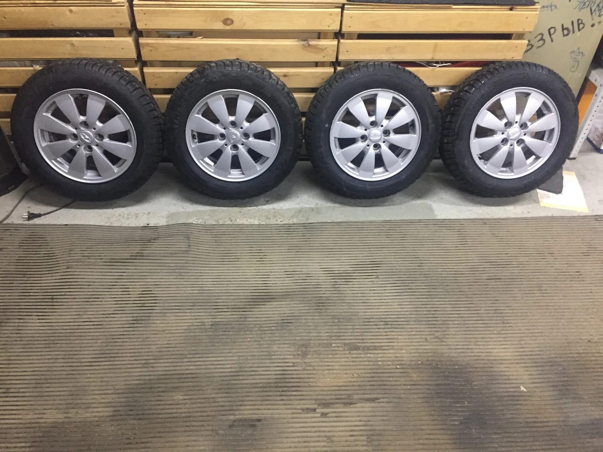 175/65 R14 Гранта. Колеса 175/65 r14 Гранта. R14 175/65 Гранта -50. Купить шины на гранту