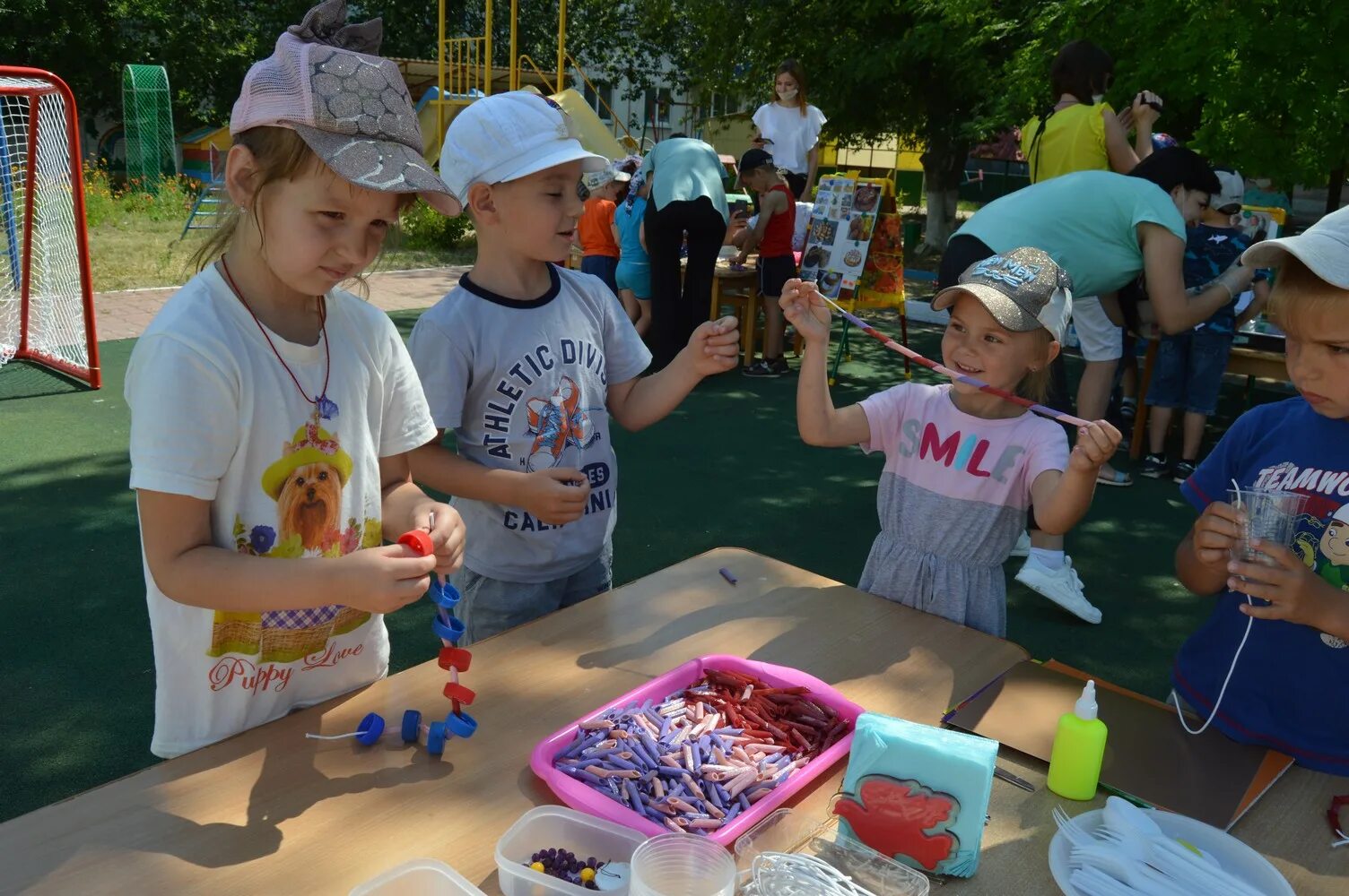 Свободные игры в группе. Фестиваль 4 д в детском саду. 4д фестиваль детской игры. 4д игра в детском саду. Фестиваль дворовых игр 4 д.