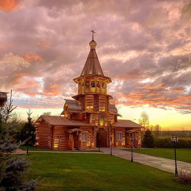 храм д. церковь дмитрия солунского в надеждино. городково церковь. покровский храм надеждино дмитровский район. часовня михаила архангела.