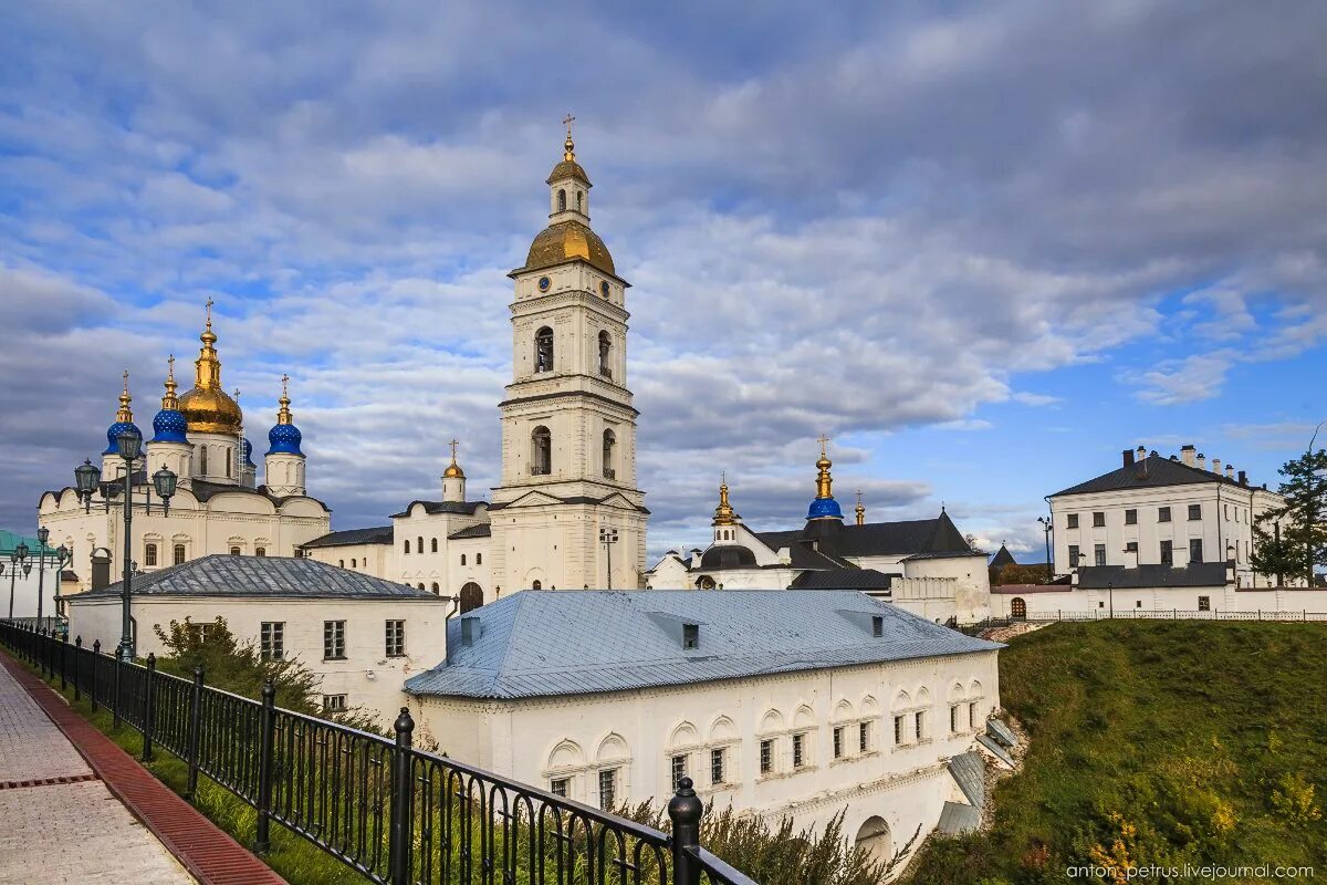 Тобольский кремль. Город Тобольск Тобольский Кремль. Тобольский Кремль Тюмень. Тобольск — постройки Тобольского Кремля,. Сибирь Тобольск.