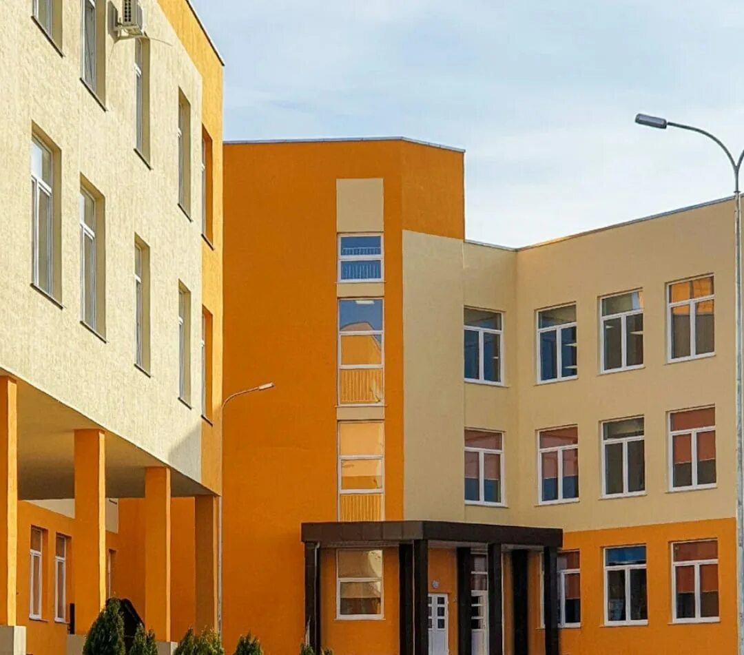 Школы севастопольская москва