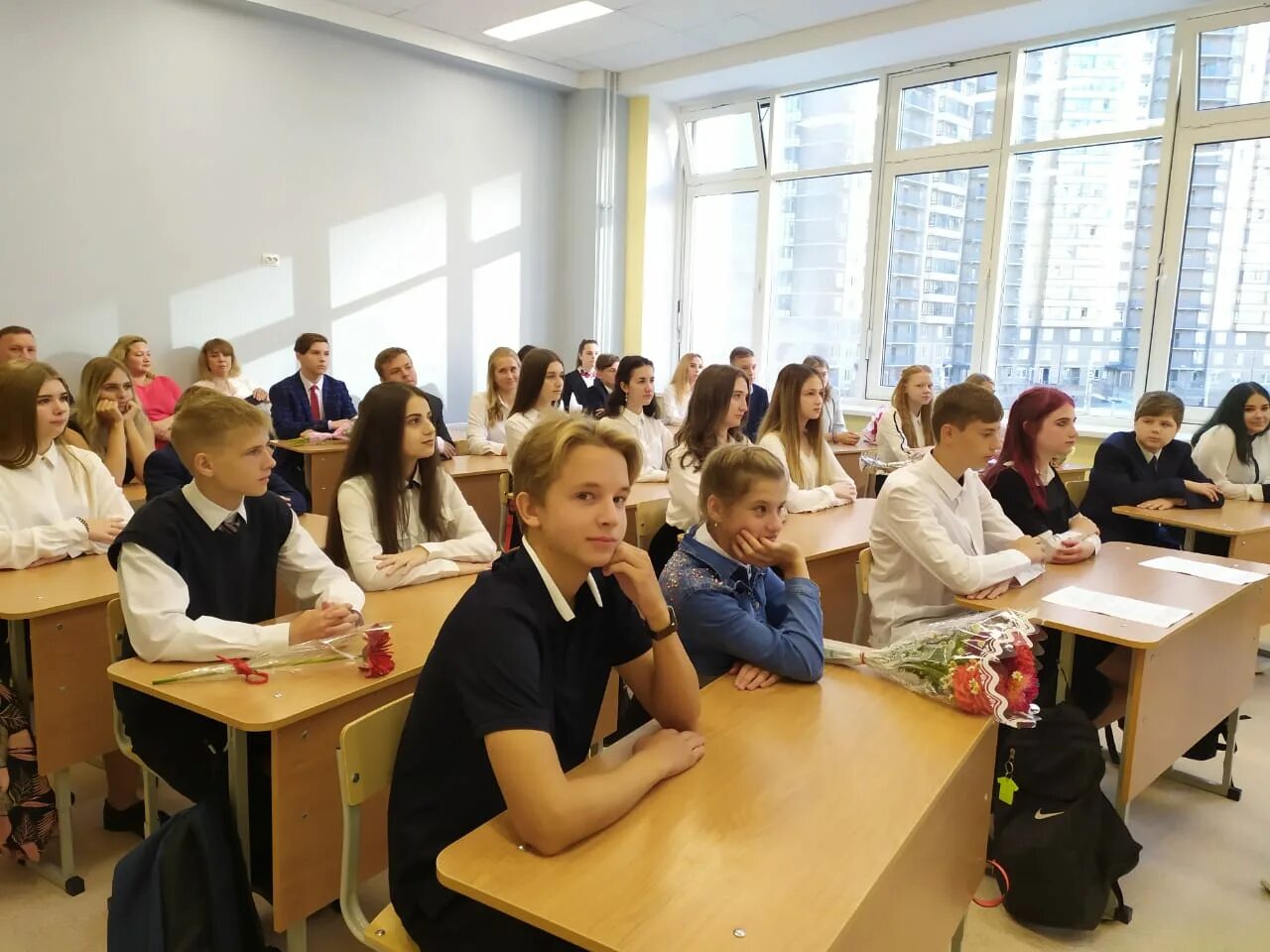 Номера городских школ. Школы Петербурга. 12 Класс в школе. Современные школы СПБ. 7 Класс ученики.