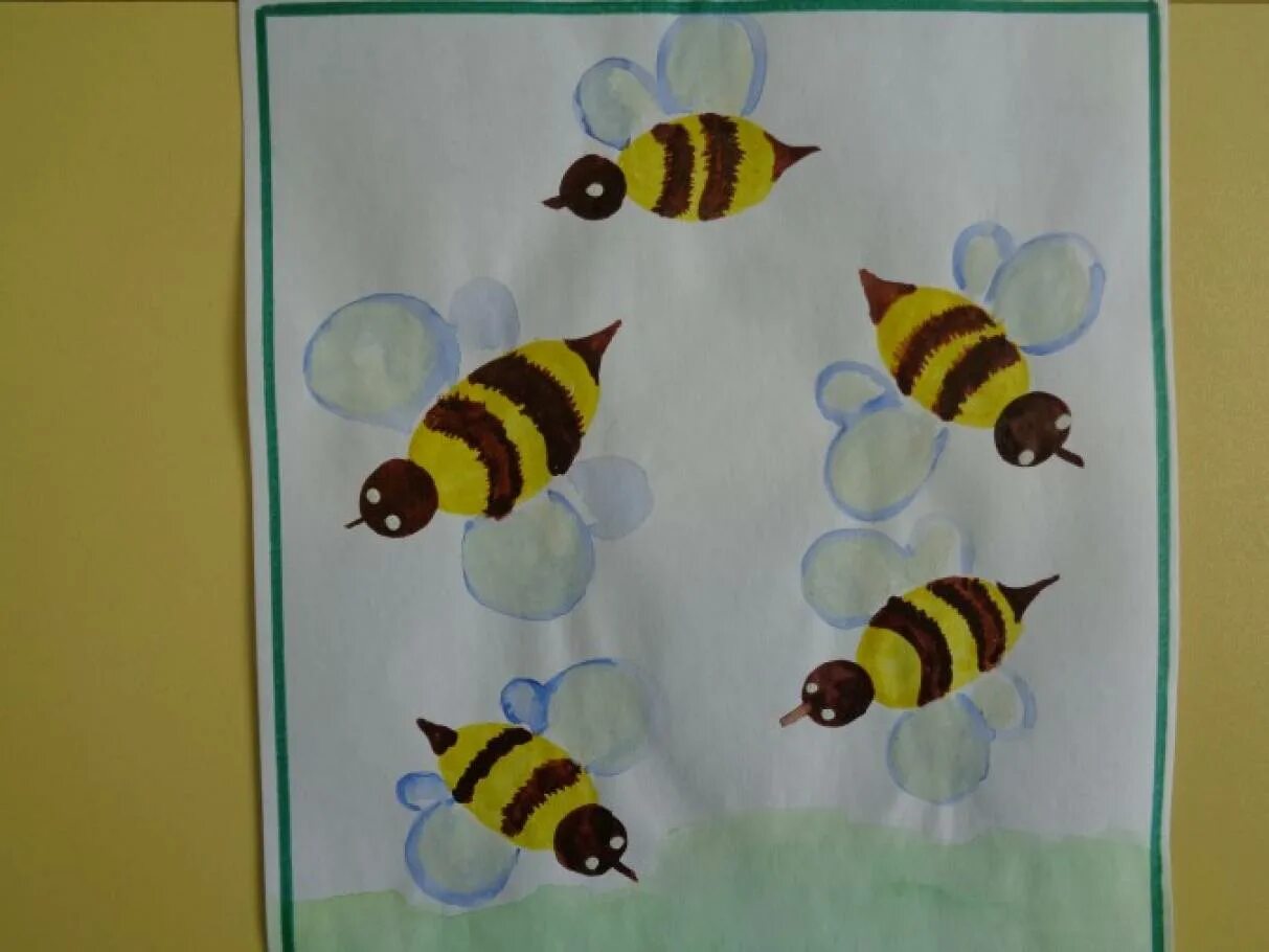 Рисование пчелки в средней группе. Рисование Пчелка старшая группа. Рисование пчела в средней группе. Рисование в средней группе на тему Пчелка. Тема насекомые 2 младшая группа