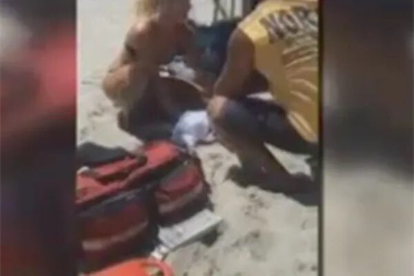 Как нападает девушка видео. Как нападает девушка видео